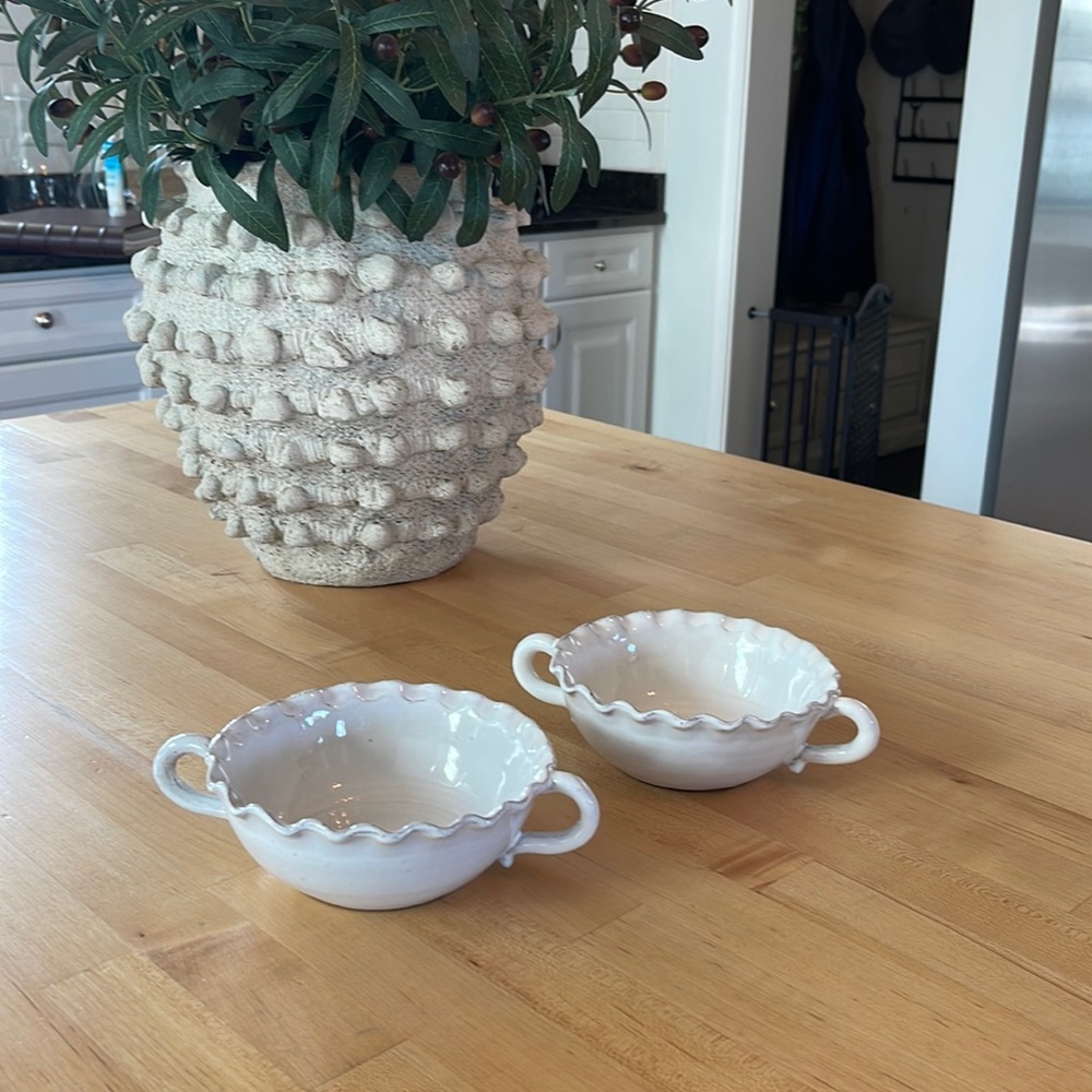 Set of two Trinitate White Terracotta Bowls